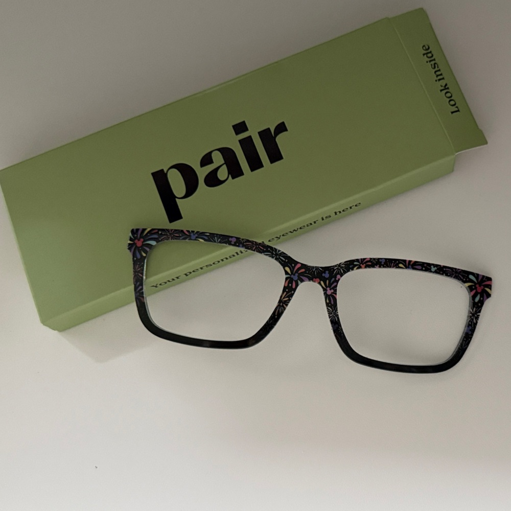 Disney Women’s Glasses Topper for Larkin